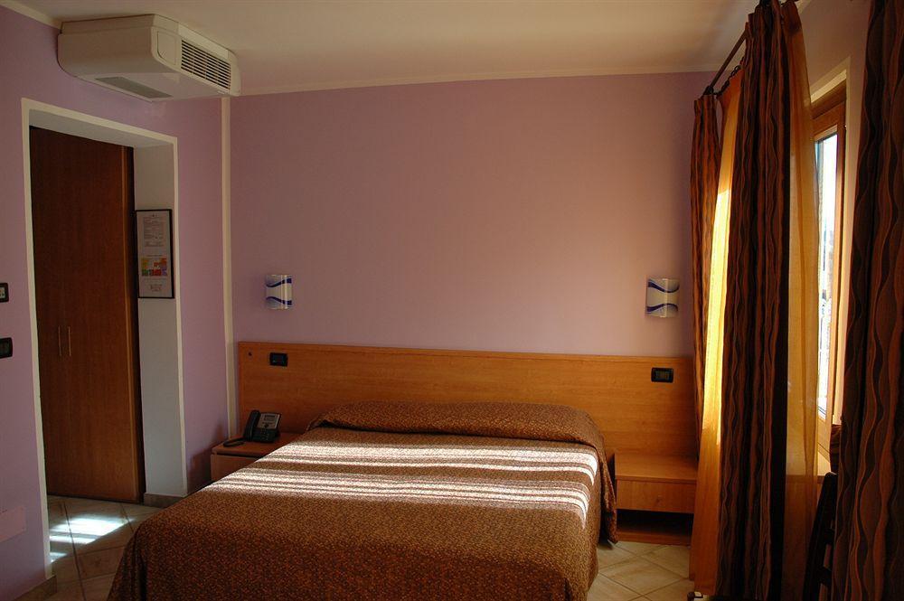 Hotel&Restaurant Armanac De Toubie Arnad Exterior photo